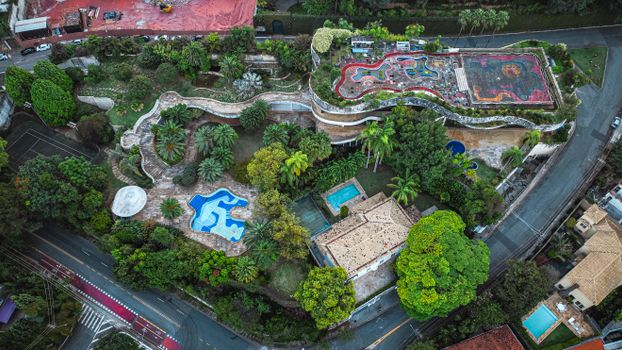Green Roofs: Urban Oasis for Eco-Friendly Living & Biodiversity